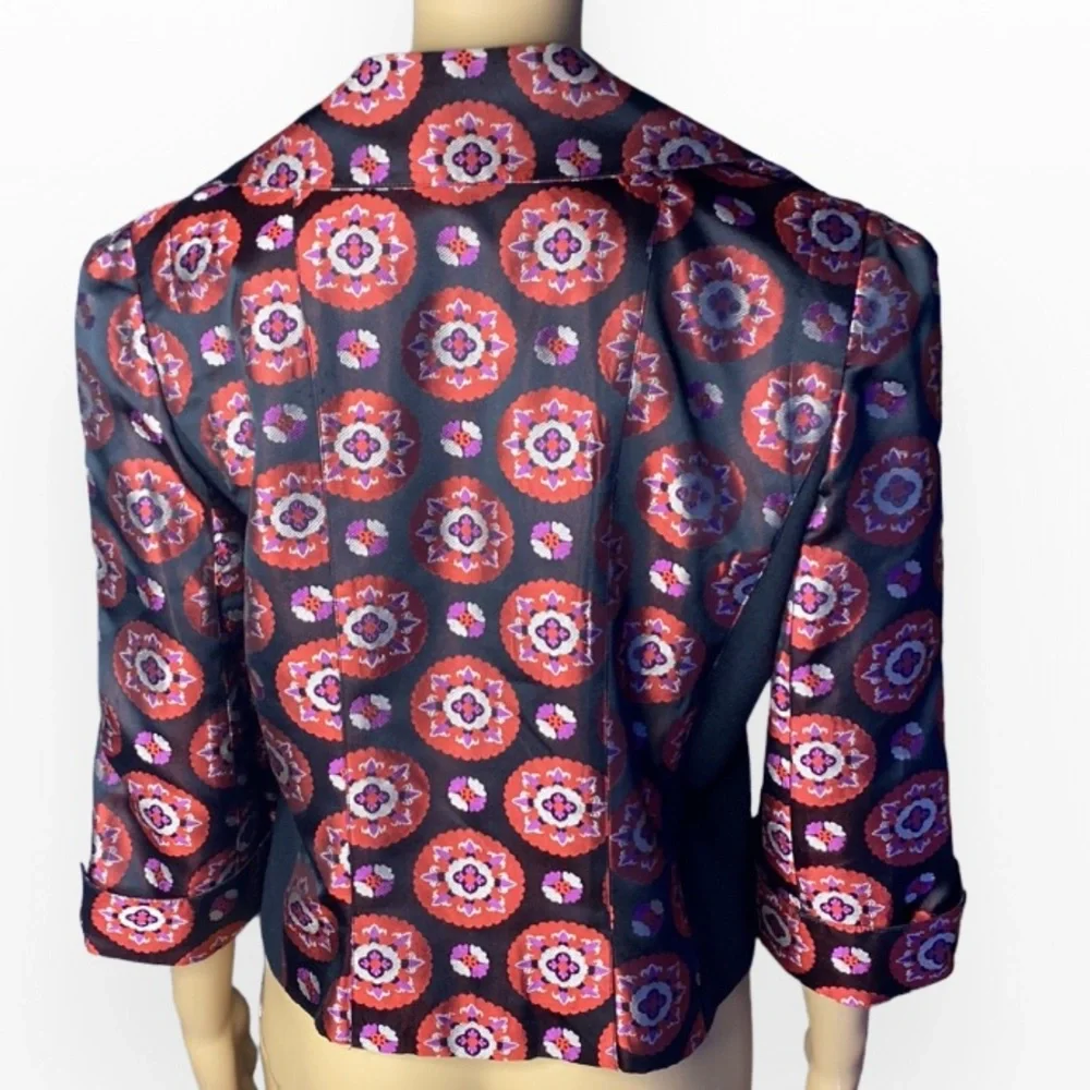 DIANE VON FURSTENBERG
Silk Floral Print Blazer Size 12 - Picture 6 of 11
